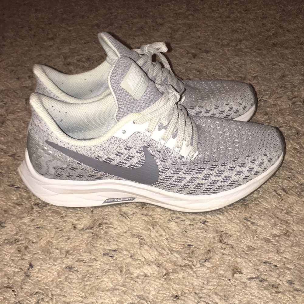 Women’s Nike tennis shoe Running